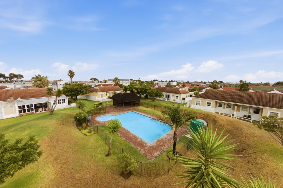 3 Bedroom Property for Sale in Whispering Pines Western Cape